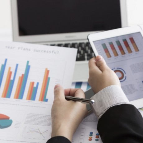 Save or Invest? Doctors’ Financial Choices