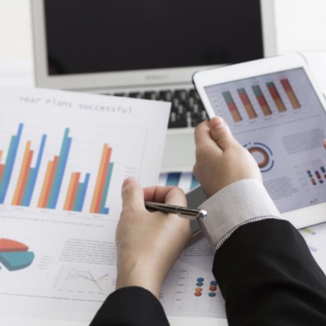 Tech in Medicine: Features That Earn